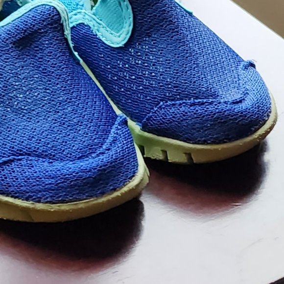 OshKosh B'gosh Blue/Green Baby Water Shoes Size 7 - Picture 5 of 13